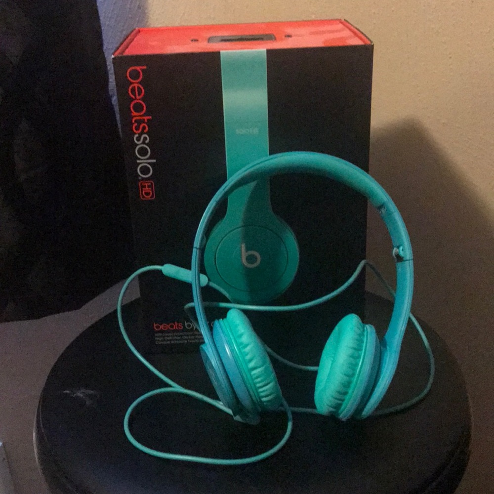 Beats Solo HD. Only used a couple of times.